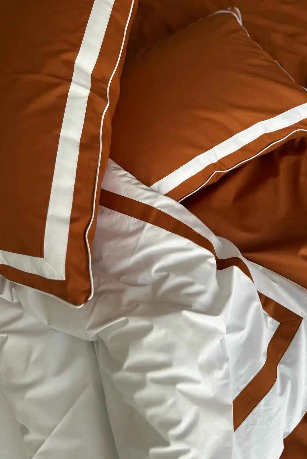 Pościel nowoczesna do sypialni – jakie materiały i kolory wybrać?