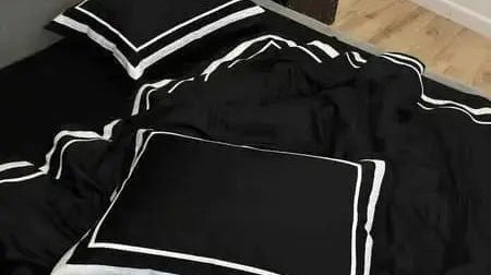 https://wivanco.pl/collections/paski-z-elegancka-lamowka-luksusowa-posciel/products/posciel-z-merceryzowanej-satyny-jasny-grafit-z-czarna-lamowka-100-bawelna-turecka-140-g-m-kolekcja-premium