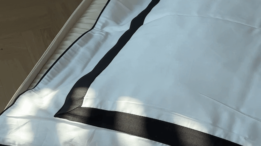 Biała pościel z czarną lamówką – satyna merceryzowana Wivanco