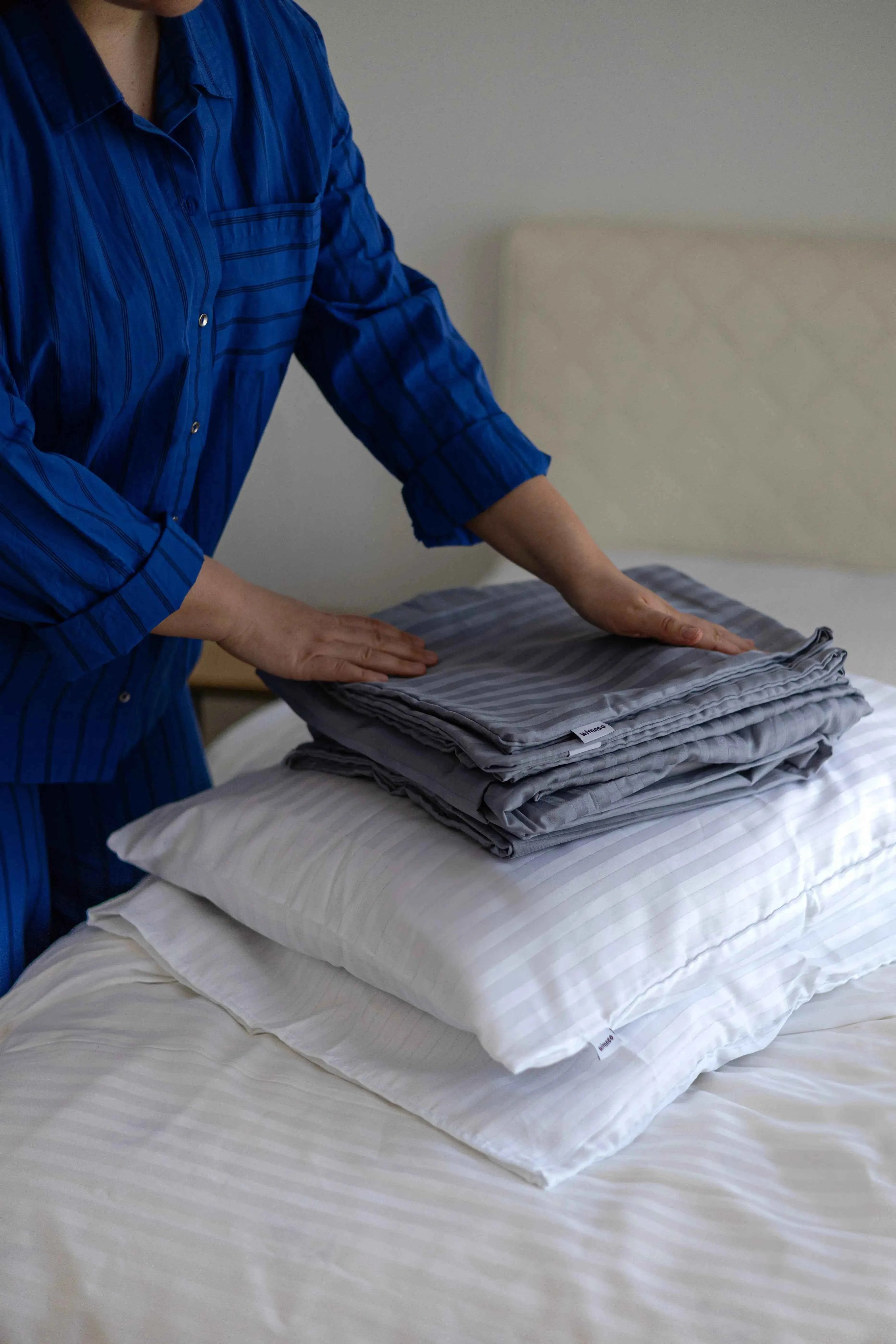Premium Prześcieradło z Gumką w Paski – 100% Bawełna Satynowa – Luksus Hotelowy
