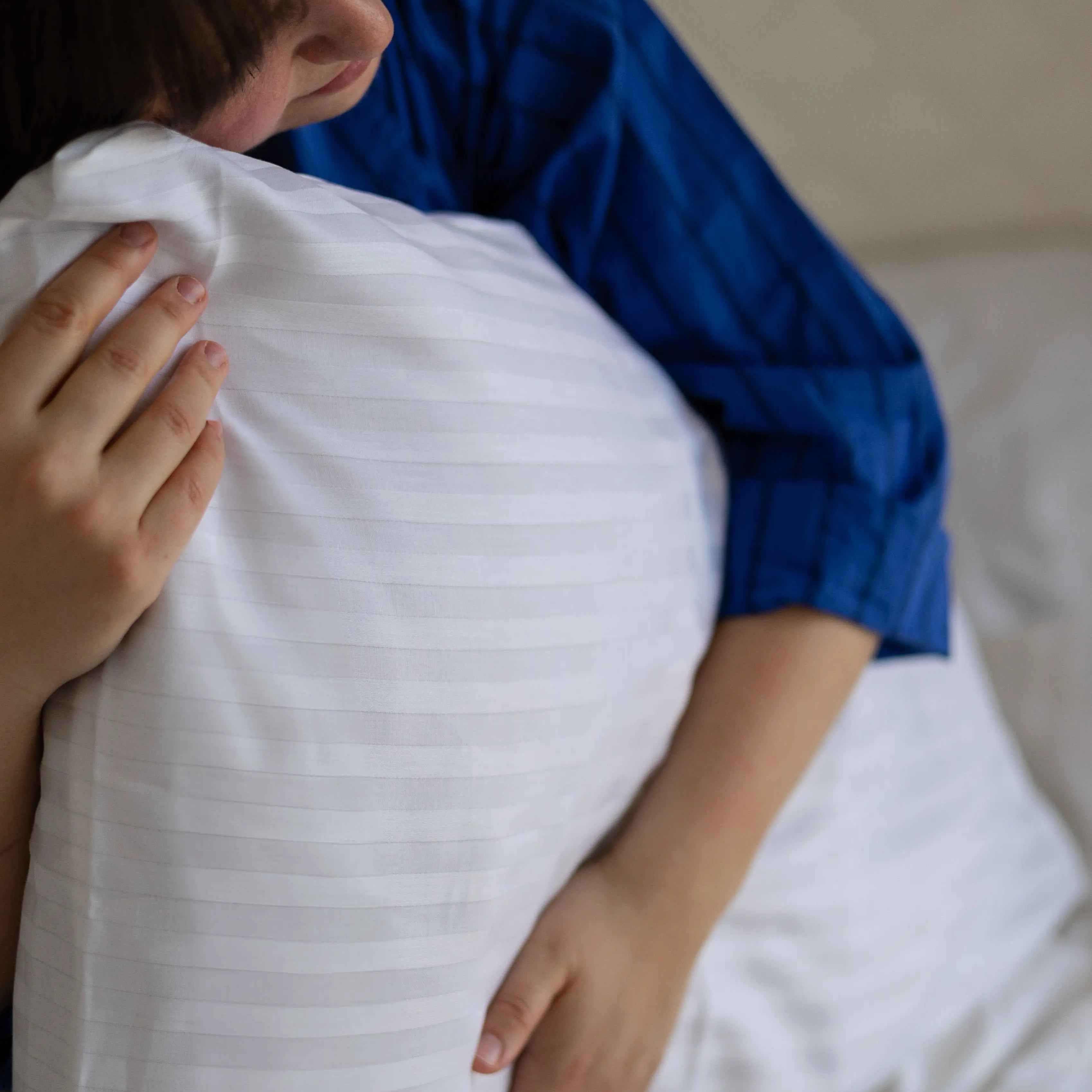 Pościel Satynowa w Paski – Biała, 100% Bawełna Turecka, 140g, Luksus Hotelowy