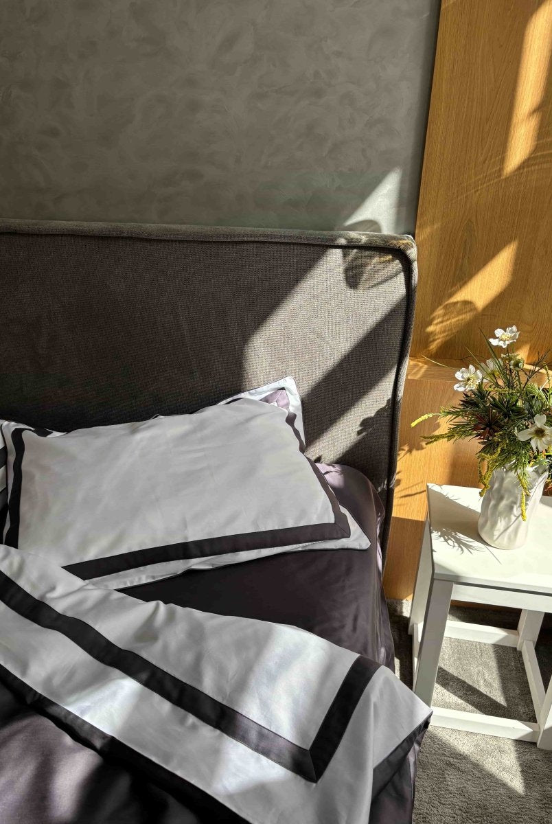 Pościel z Merceryzowanej Satyny – Grafitowy & Chłodna Biel ,100% Bawełna Turecka, 140 g/m², Edycja Exclusive Wivanco Bedding