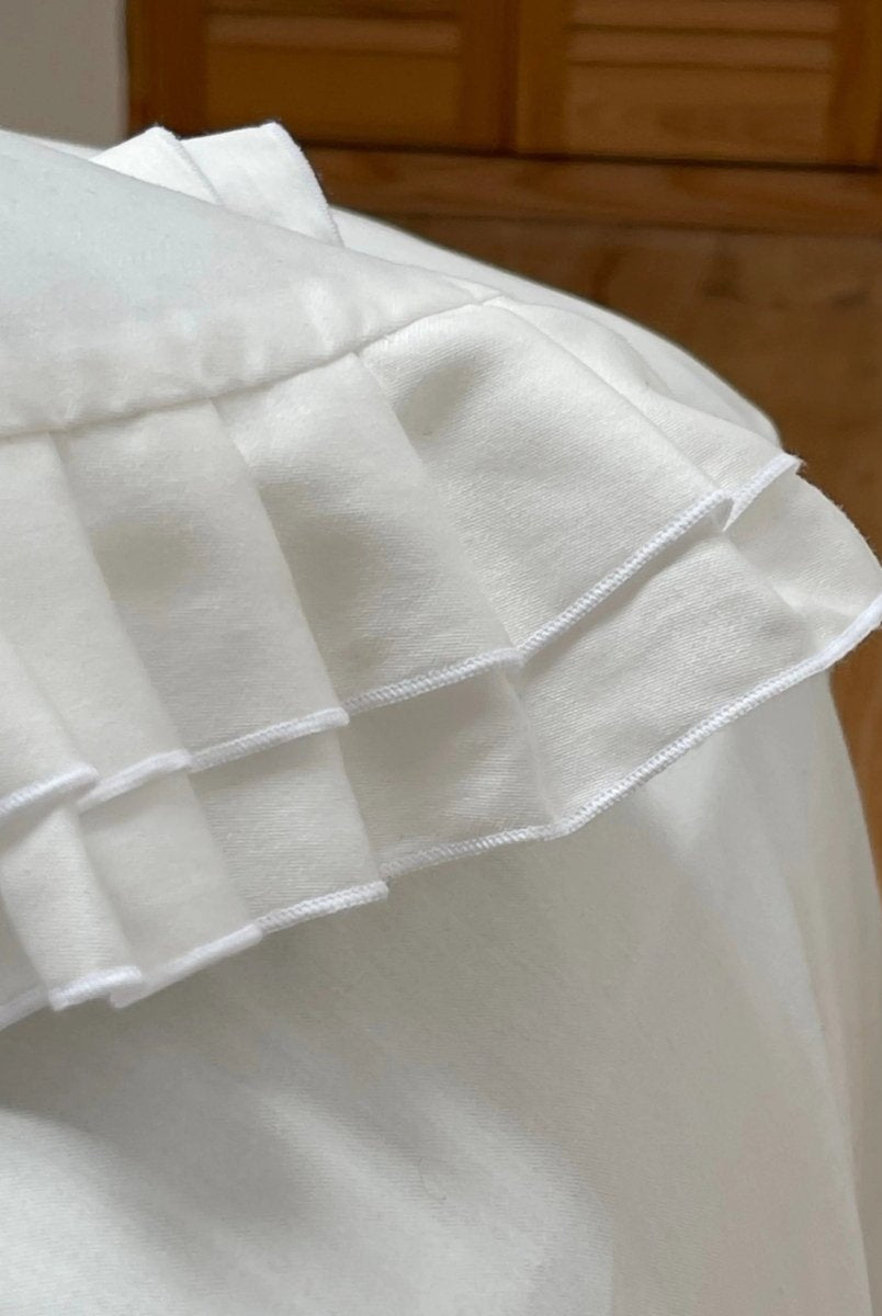 Pościel satynowa z merceryzowanej bawełny tureckiej 140 g/m² – mleczna z falbanką | Kolekcja Falbanki Wivanco Bedding