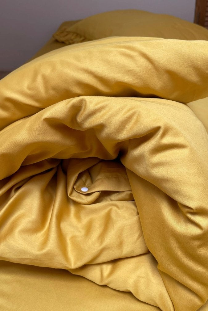 Pościel satynowa z merceryzowanej bawełny tureckiej 140 g/m² – żółta (miodowa) z falbanką | Kolekcja Falbanki Wivanco Bedding