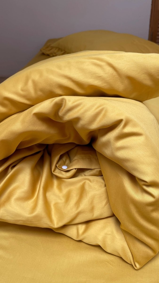 Pościel satynowa z merceryzowanej bawełny tureckiej 140 g/m² – żółta (miodowa) z falbanką | Kolekcja Falbanki Wivanco Bedding