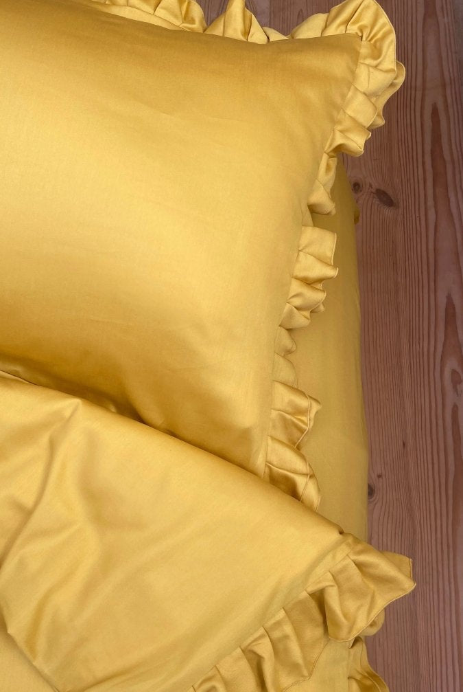 Pościel satynowa z merceryzowanej bawełny tureckiej 140 g/m² – żółta (miodowa) z falbanką | Kolekcja Falbanki Wivanco Bedding