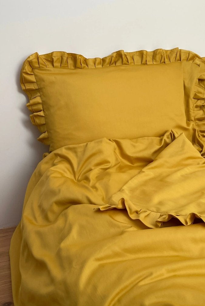 Pościel satynowa z merceryzowanej bawełny tureckiej 140 g/m² – żółta (miodowa) z falbanką | Kolekcja Falbanki Wivanco Bedding