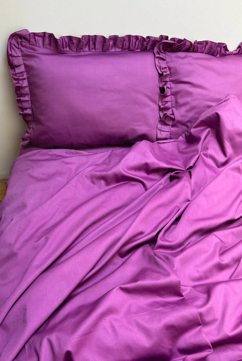 Pościel satynowa z merceryzowanej bawełny tureckiej 140 g/m² – ciemnoszara z falbanką | Kolekcja Falbanki Wivanco Bedding