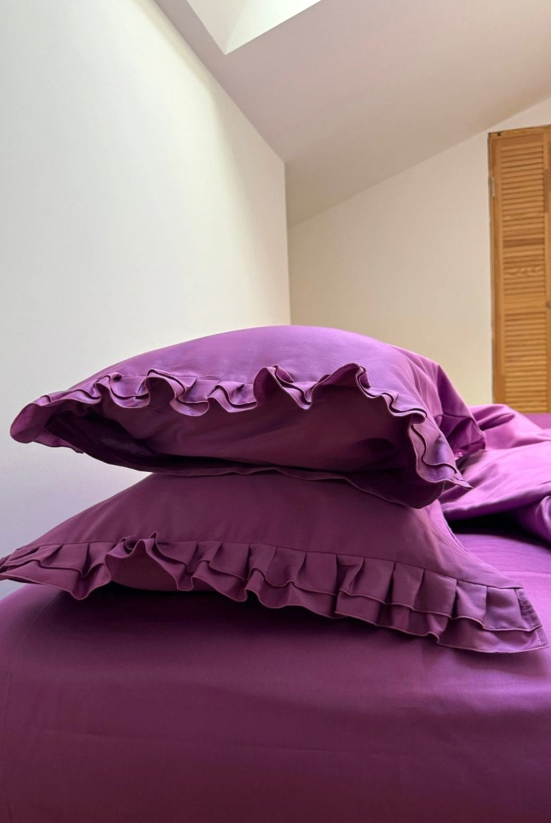 Pościel satynowa z merceryzowanej bawełny tureckiej 140 g/m² – ciemnoszara z falbanką | Kolekcja Falbanki Wivanco Bedding