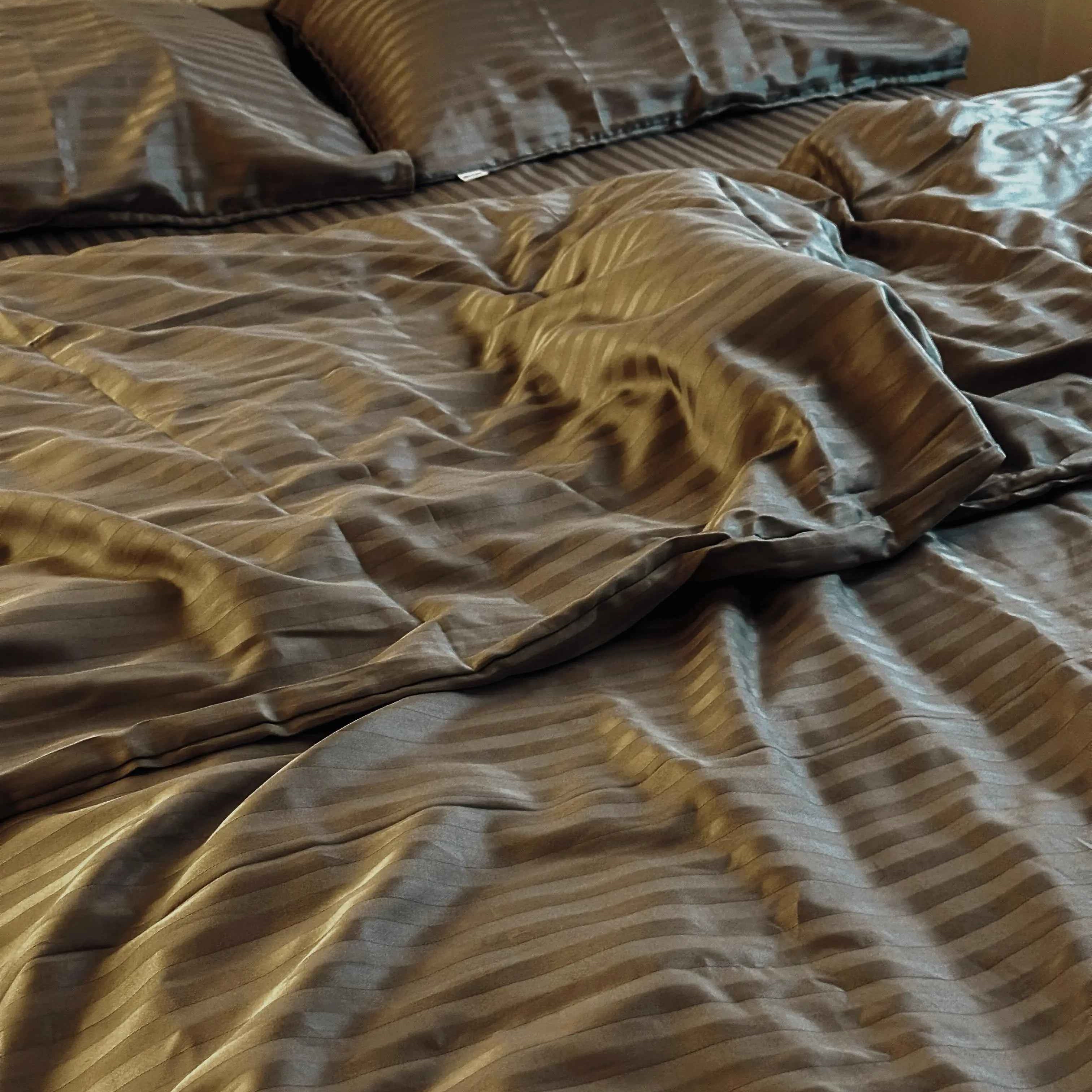 Pościel Satynowa w Szare Paski – 100% Bawełna Turecka, 140g, Luksus Hotelowy