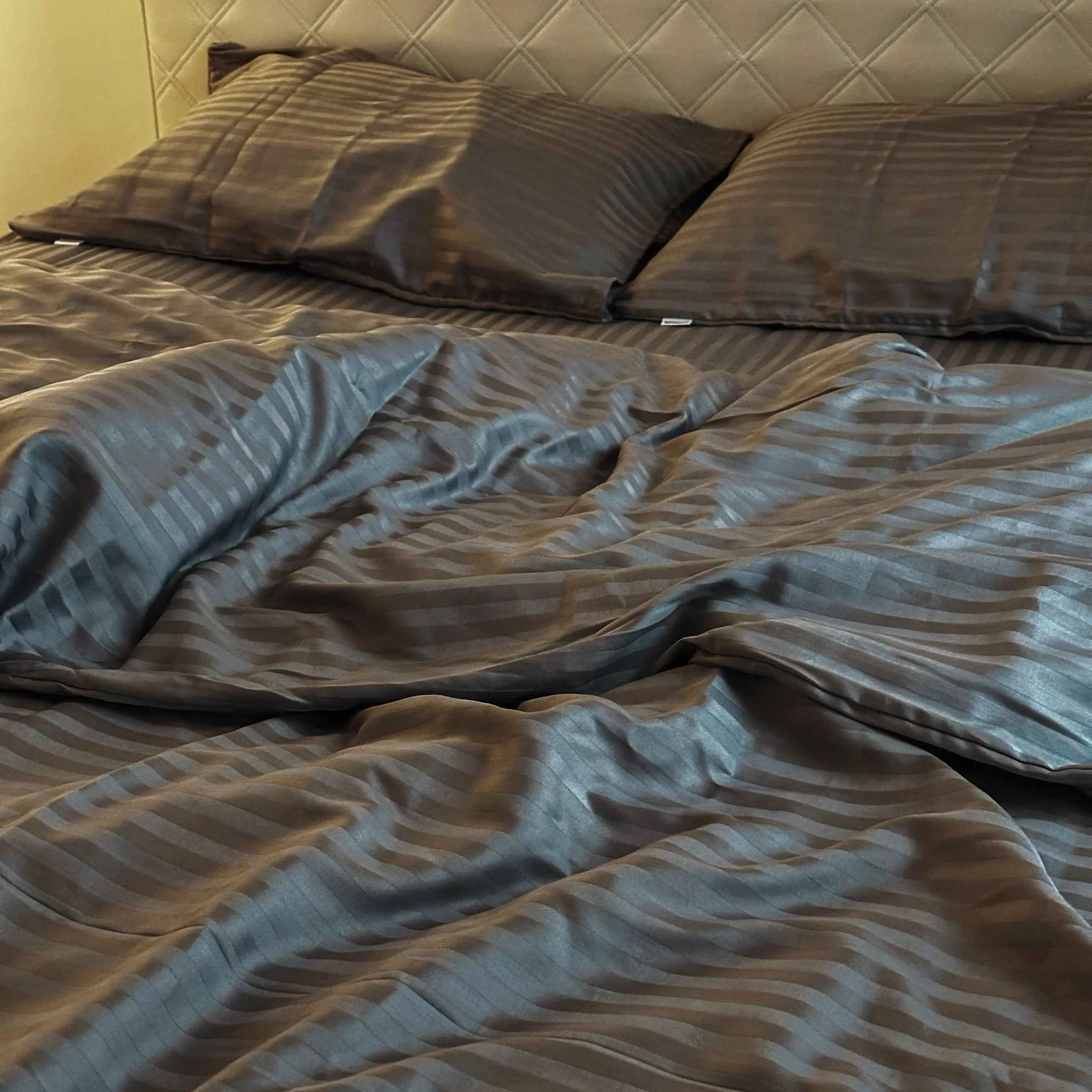 Pościel Satynowa w Szare Paski – 100% Bawełna Turecka, 140g, Luksus Hotelowy