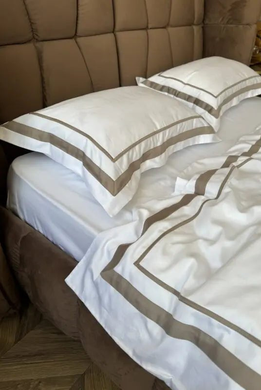 Pościel z Merceryzowanej Satyny – Biały & Latte , 100% Bawełna Turecka, 140 g/m², Edycja Exclusive Wivanco Bedding