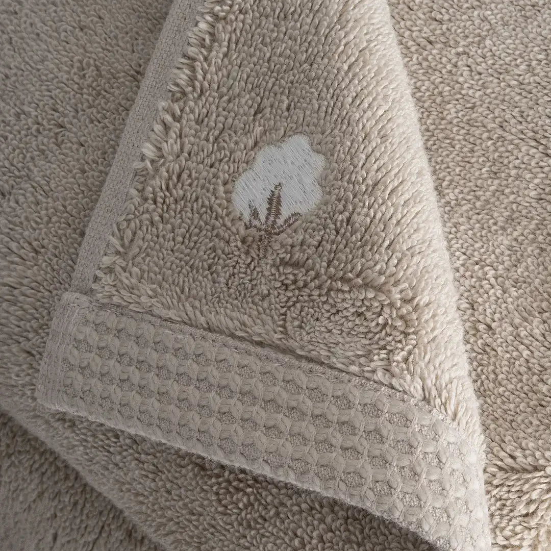 ręcznik haftowany z bawełny organicznej