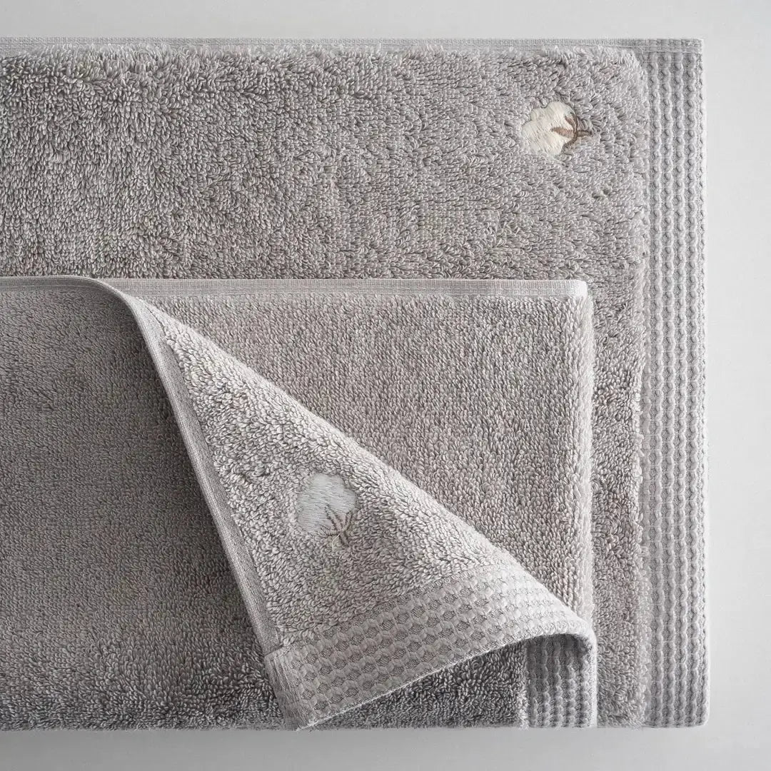 ręcznik haftowany z bawełny organicznej