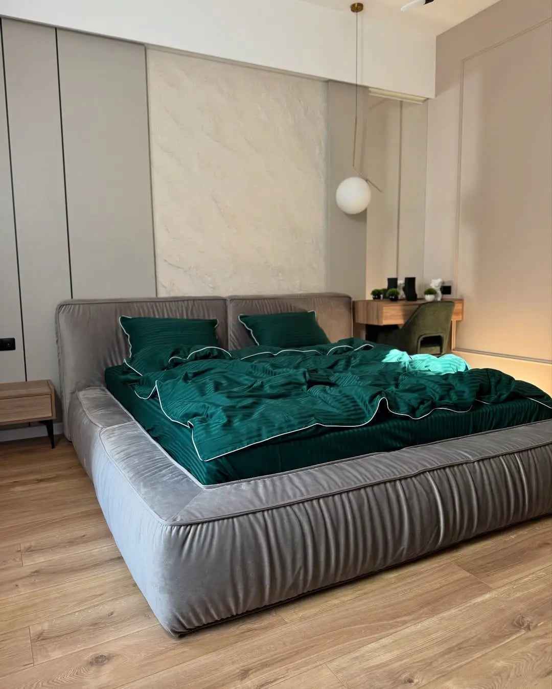 Pościel z Merceryzowanej Satyny – Butelkowa Zieleń w Paski z Białą Lamówką, 100% Bawełna Turecka, 140 g/m², Kolekcja Premium