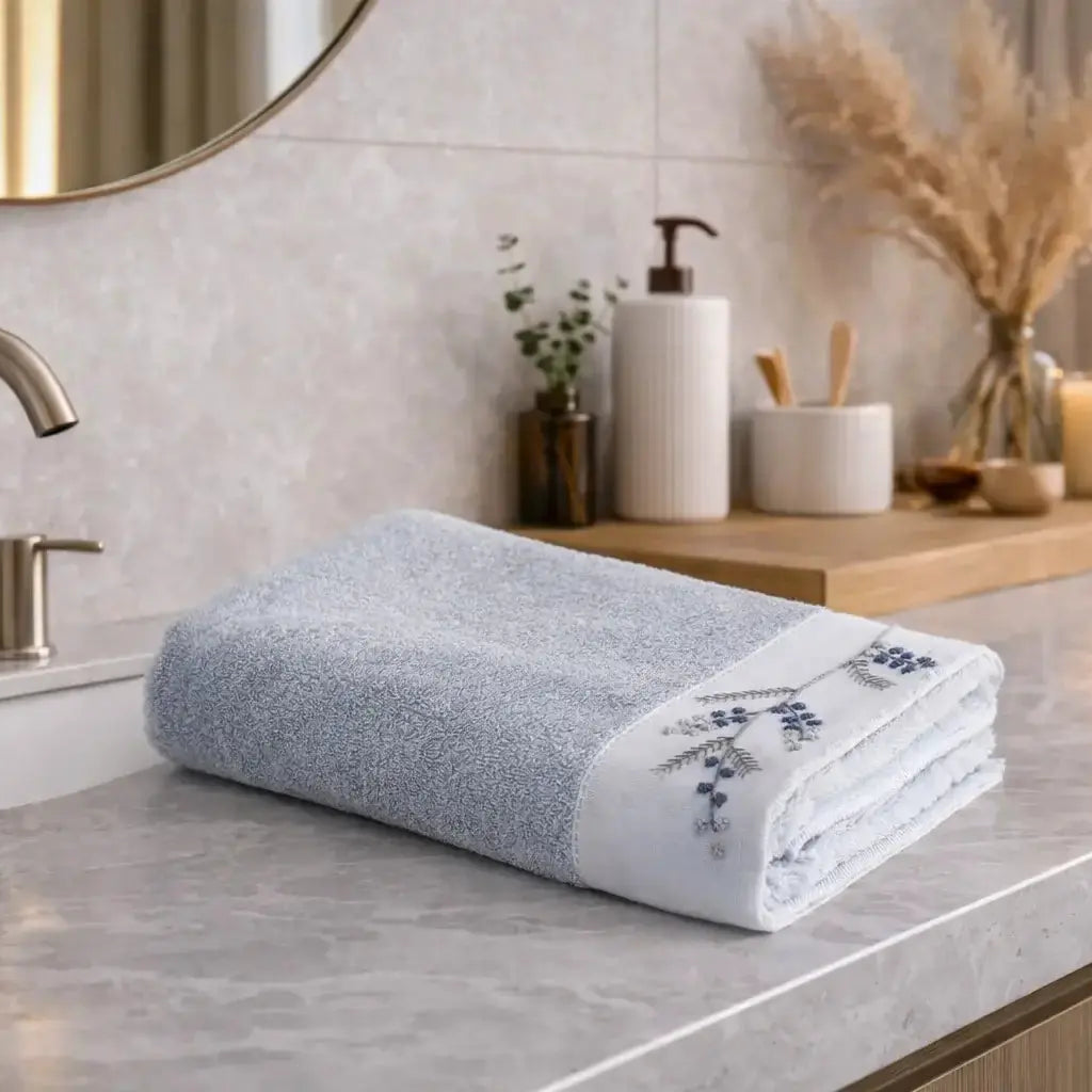 Zestaw 2 Ręczników Kąpielowych – Derin – Damski, 100% Organiczna Bawełna, Ręcznie Haftowany, Jasny Niebieski Wivanco Bedding