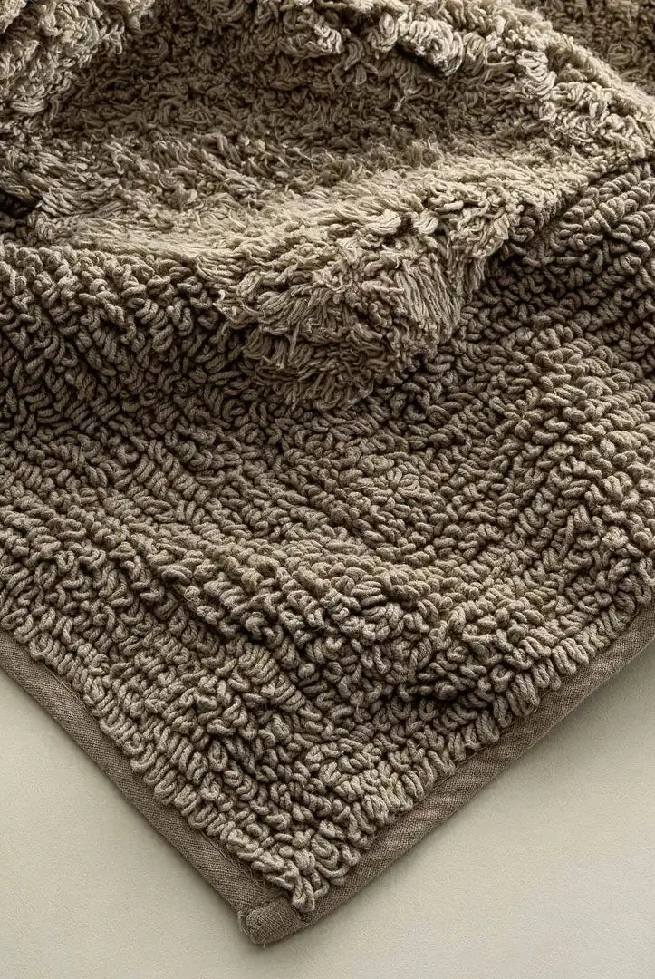Zestaw 2 dywaników łazienkowych Petra – 100% Turecka Czesana Bawełna, Beż Wivanco Bedding