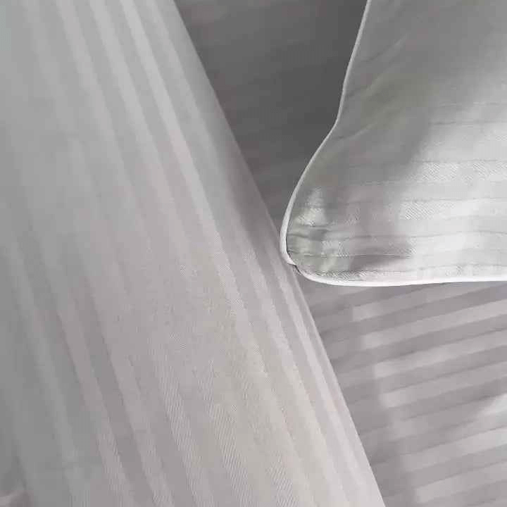 Pościel z Merceryzowanej Satyny – Jasnoszary w Paski z Białą Lamówką, 100% Bawełna Turecka, 140 g/m², Kolekcja Premium