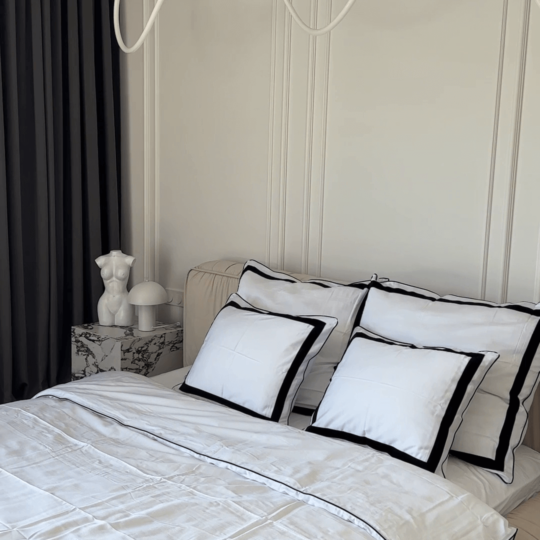 pościel czarna z białą lamówką