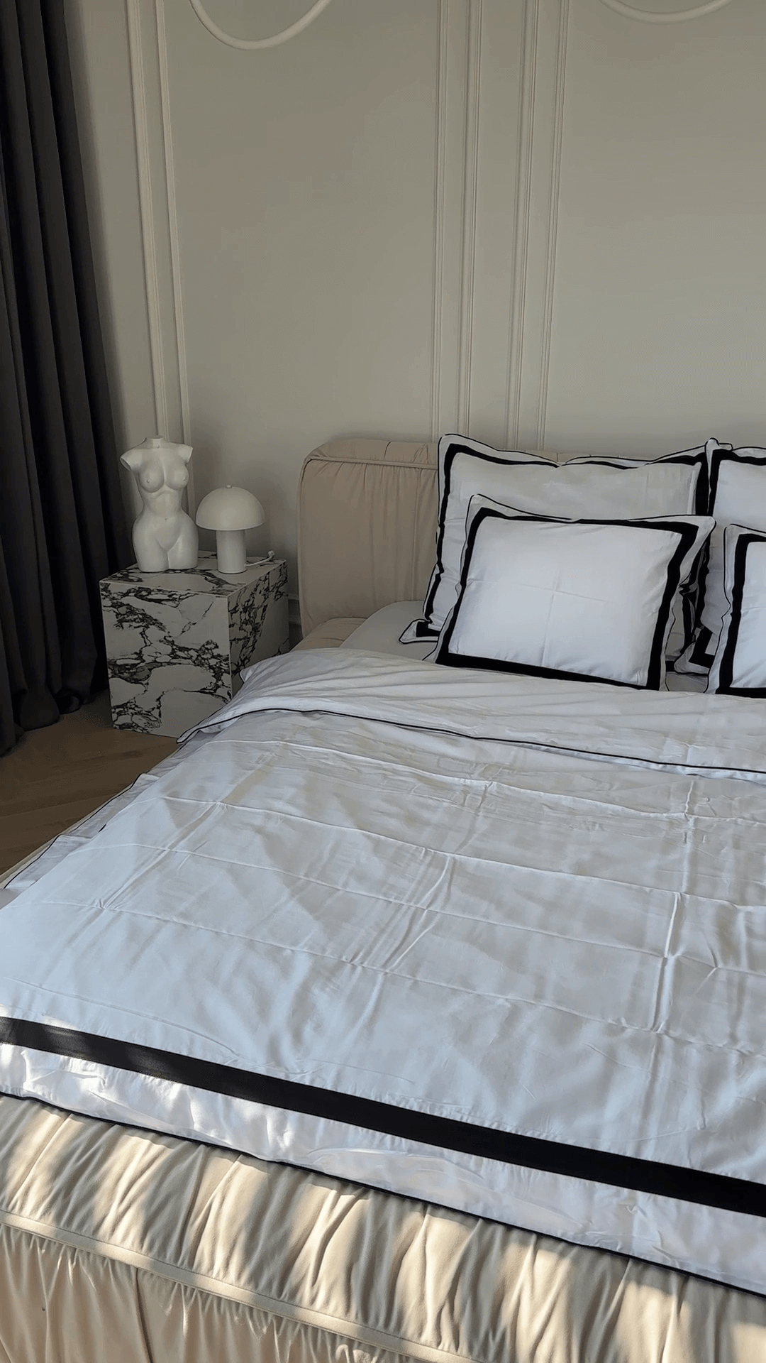 pościel czarna z białą lamówką