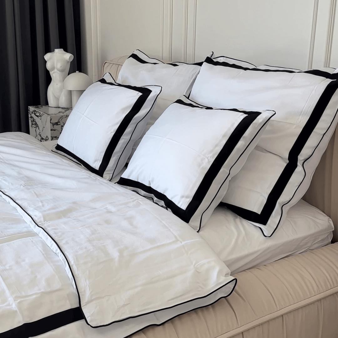 pościel czarna z białą lamówką