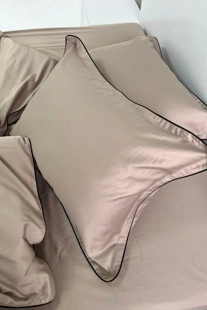 Pościel z Merceryzowanej Satyny – Cappuccino z Czarną Lamówką, 100% Bawełna Turecka, 140 g/m², Kolekcja Premium Wivanco Bedding