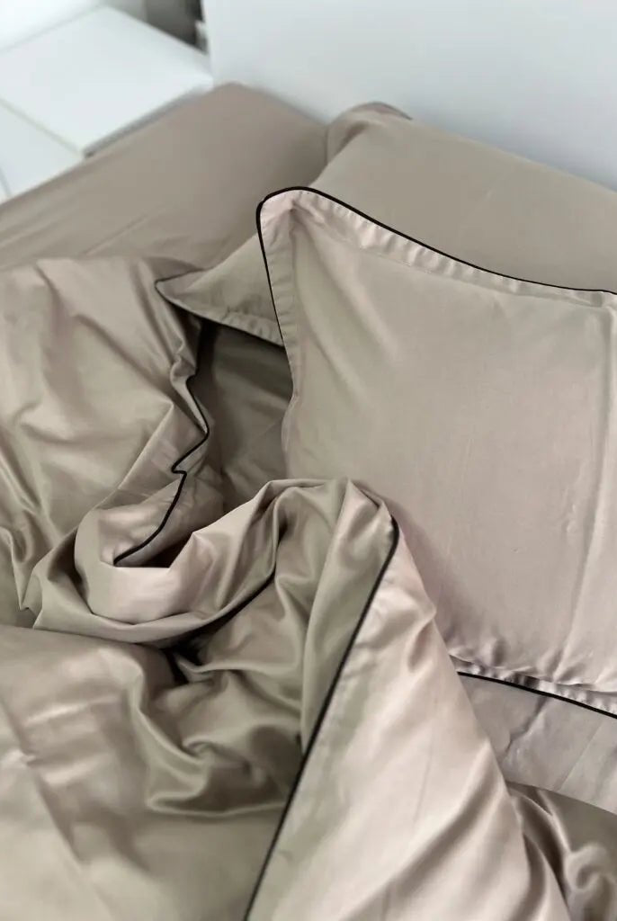 Pościel z Merceryzowanej Satyny – Cappuccino z Czarną Lamówką, 100% Bawełna Turecka, 140 g/m², Kolekcja Premium Wivanco Bedding