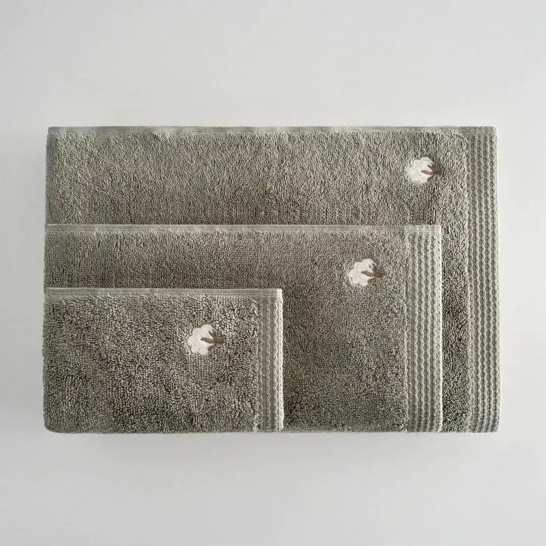 ręcznik haftowany z bawełny organicznej