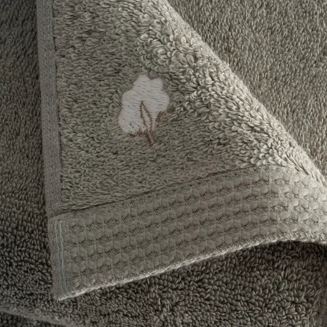 ręcznik haftowany z bawełny organicznej