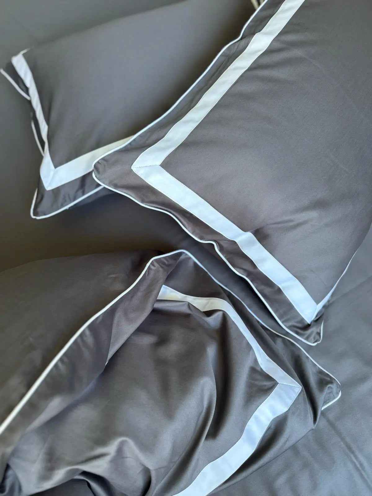 Pościel z Merceryzowanej Satyny – Betonowy szary & biały, 100% Bawełna Turecka, 140 g/m², Edycja Exclusive
