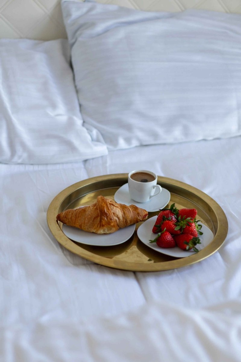 Pościel Satynowa w Paski – Biała, 100% Bawełna Turecka, 140g, Luksus Hotelowy