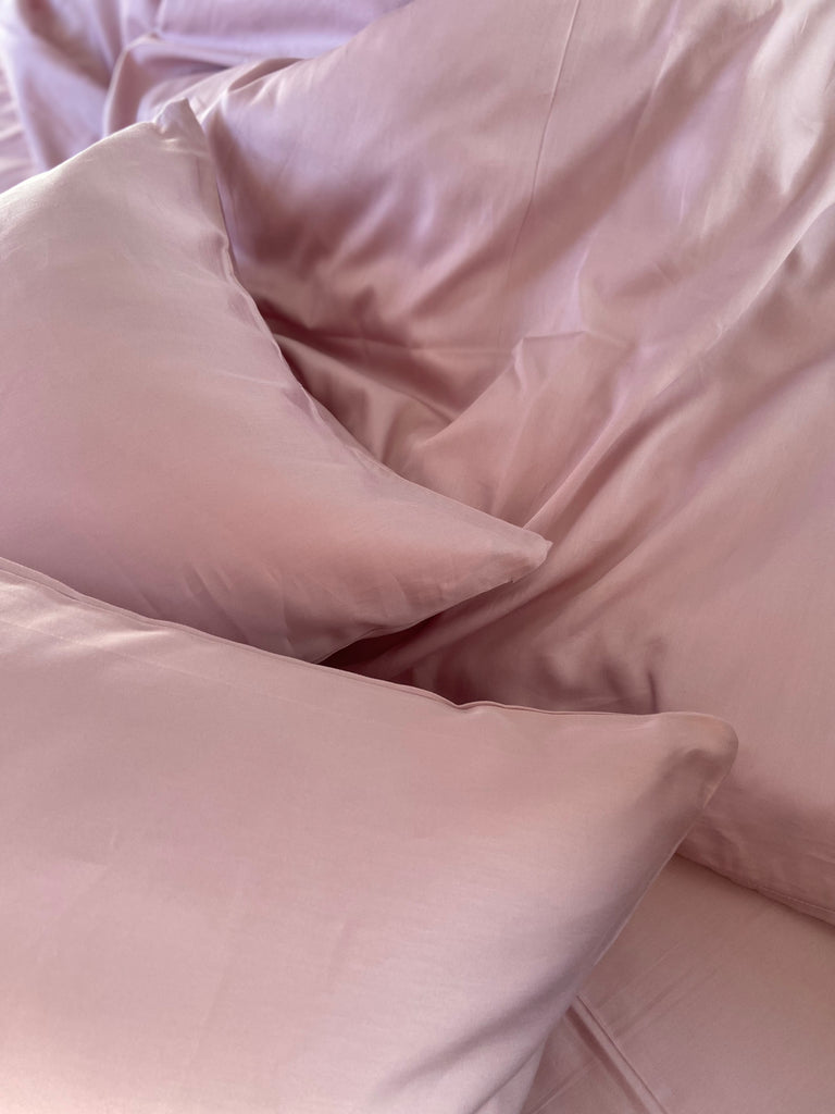 luksusowa pościel satynowa​Pościel Satynowa Pudrowy róż – 100% Bawełna Turecka, 140g, Luksus Hotelowy - Wivanco Bedding