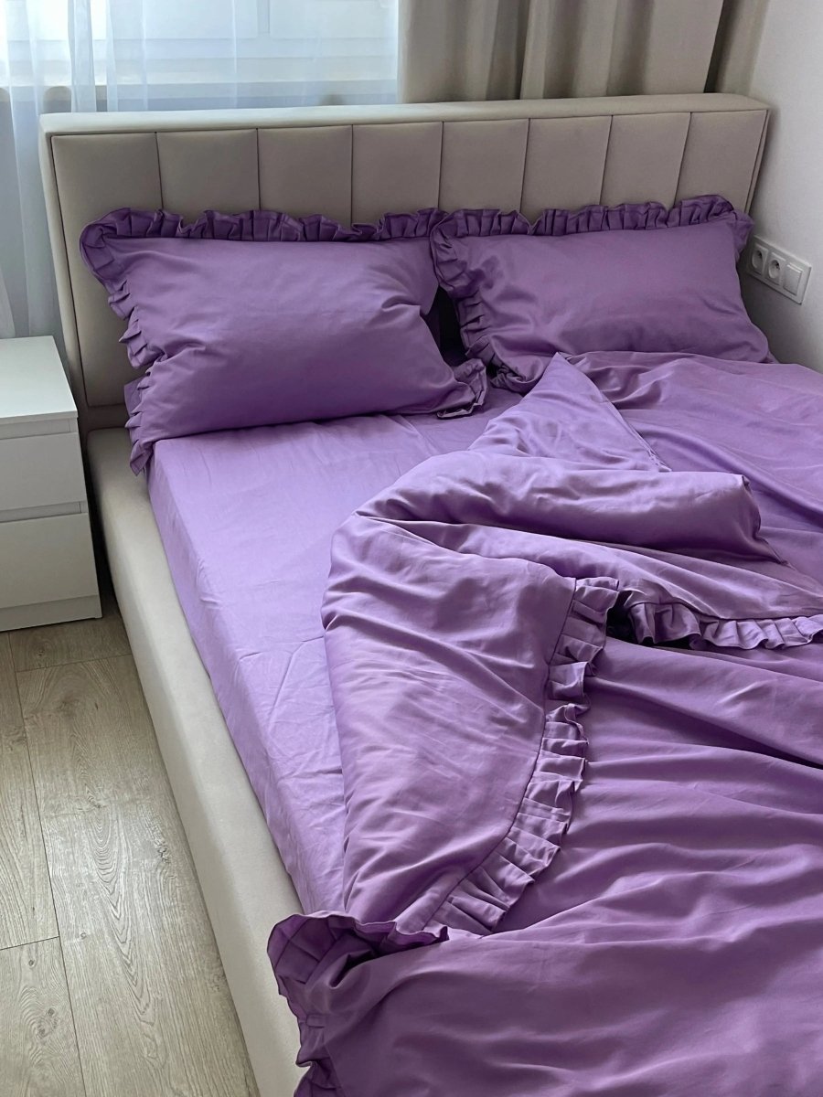 Pościel satynowa z merceryzowanej bawełny tureckiej 140 g/m² – liliowa z falbanką | Kolekcja Falbanki Wivanco Bedding