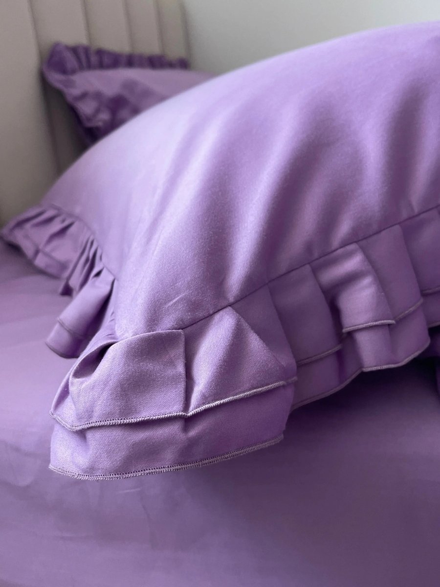 Pościel satynowa z merceryzowanej bawełny tureckiej 140 g/m² – liliowa z falbanką | Kolekcja Falbanki Wivanco Bedding
