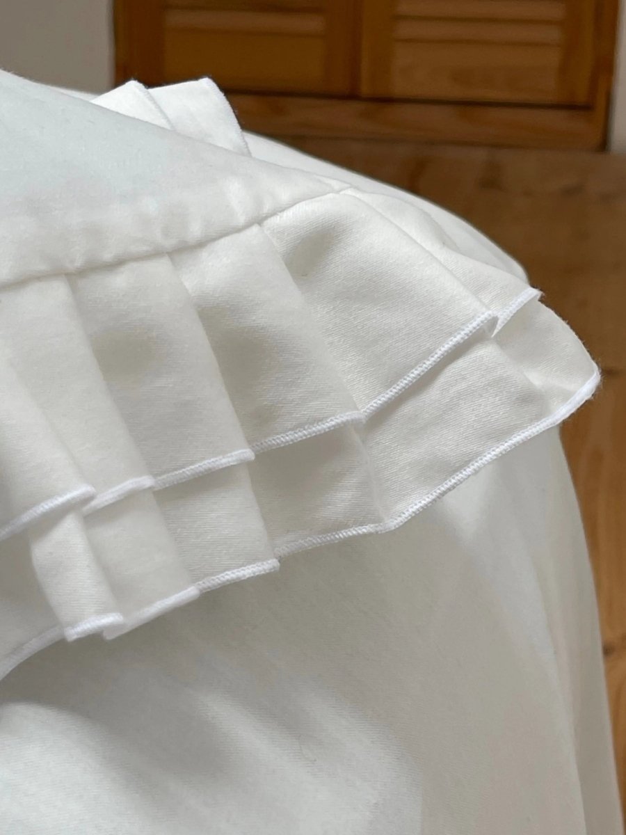 Pościel satynowa z merceryzowanej bawełny tureckiej 140 g/m² – mleczna z falbanką | Kolekcja Falbanki Wivanco Bedding