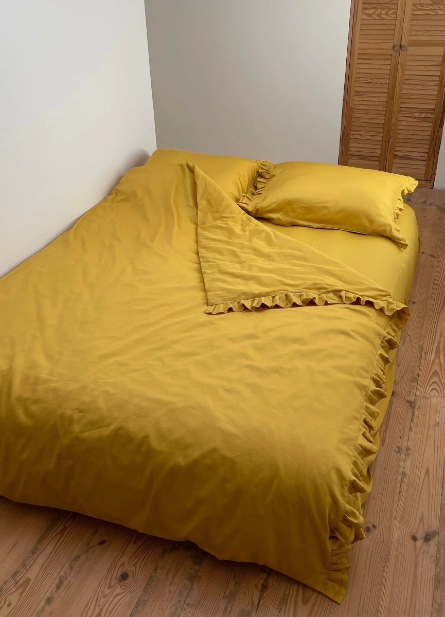 Pościel satynowa z merceryzowanej bawełny tureckiej 140 g/m² – żółta (miodowa) z falbanką | Kolekcja Falbanki Wivanco Bedding