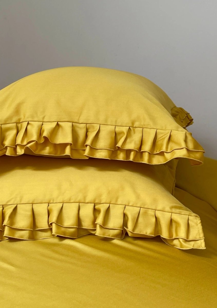 Pościel satynowa z merceryzowanej bawełny tureckiej 140 g/m² – żółta (miodowa) z falbanką | Kolekcja Falbanki Wivanco Bedding