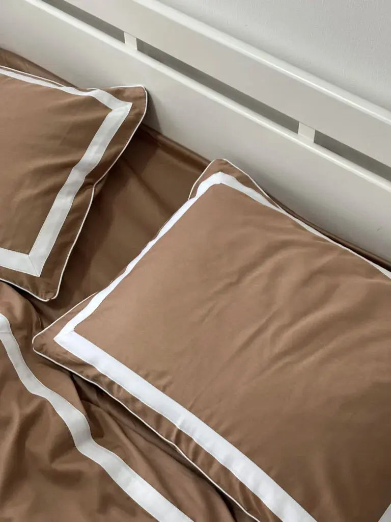 Pościel z Merceryzowanej Satyny – Karmel & Biały, 100% Bawełna Turecka, 140 g/m², Edycja Exclusive Wivanco Bedding