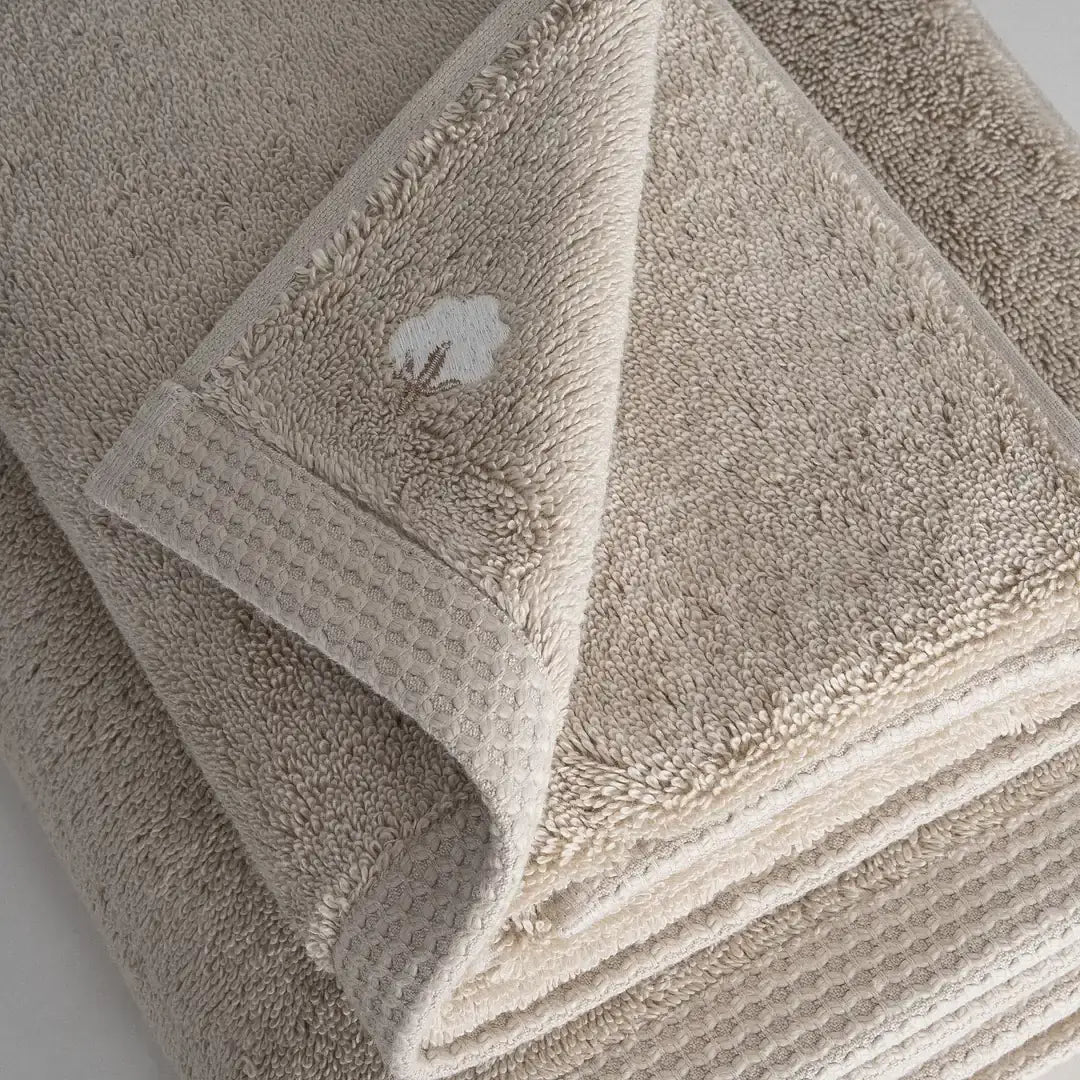 ręcznik haftowany z bawełny organicznej