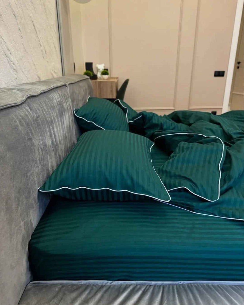 Pościel z Merceryzowanej Satyny – Butelkowa Zieleń w Paski z Białą Lamówką, 100% Bawełna Turecka, 140 g/m²,  Kolekcja Premium