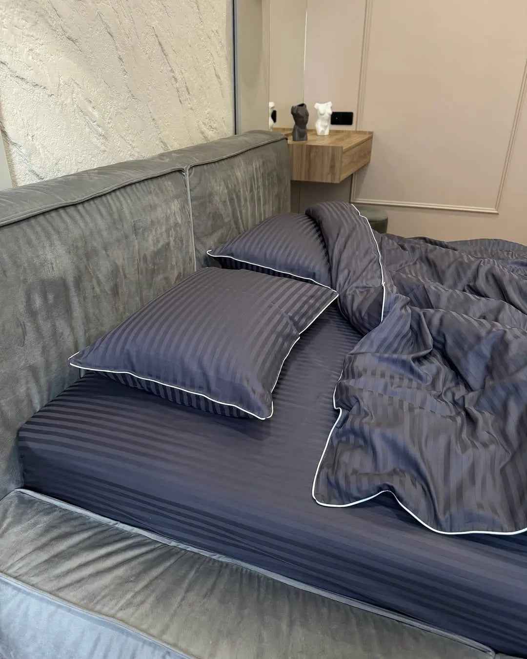 Pościel z Merceryzowanej Satyny – Jasny Grafit z Białą Lamówką, 100% Bawełna Turecka, 140 g/m²,  Kolekcja Premium