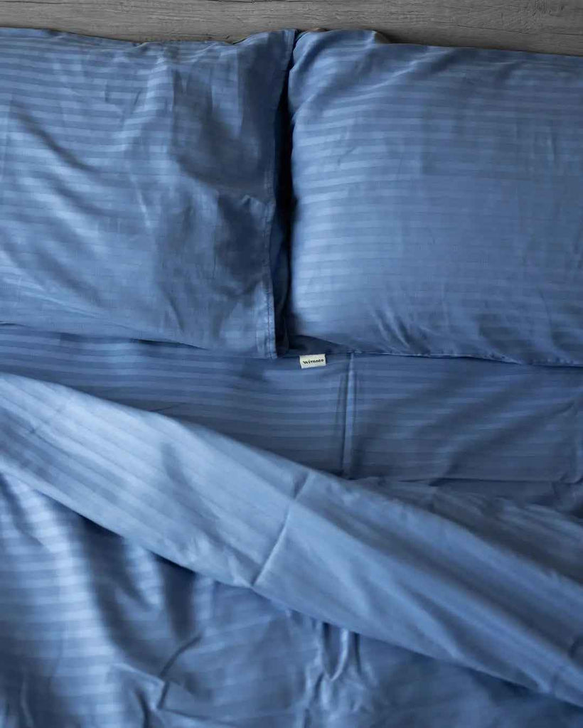 Luksusowe Prześcieradło Satynowe z Gumką w Paski, Jasnoniebieski, 100% Bawełna, Miękkie i Oddychające, Jakość Hotelowa