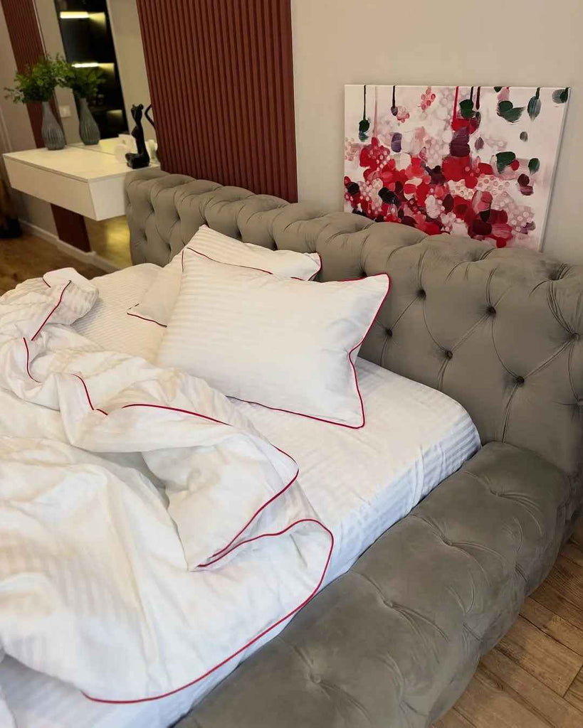 Pościel z Merceryzowanej Satyny z Czerwoną Lamówką w Pasy – Biała, 100% Bawełna Turecka, 140 g/m²,  Kolekcja Premium