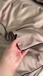 Pościel z Merceryzowanej Satyny – Cappuccino z Czarną Lamówką, 100% Bawełna Turecka, 140 g/m²,  Kolekcja Premium