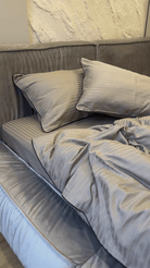 Pościel z Merceryzowanej Satyny – Jasny Grafit z Czarną Lamówką, 100% Bawełna Turecka, 140 g/m²,  Kolekcja Premium