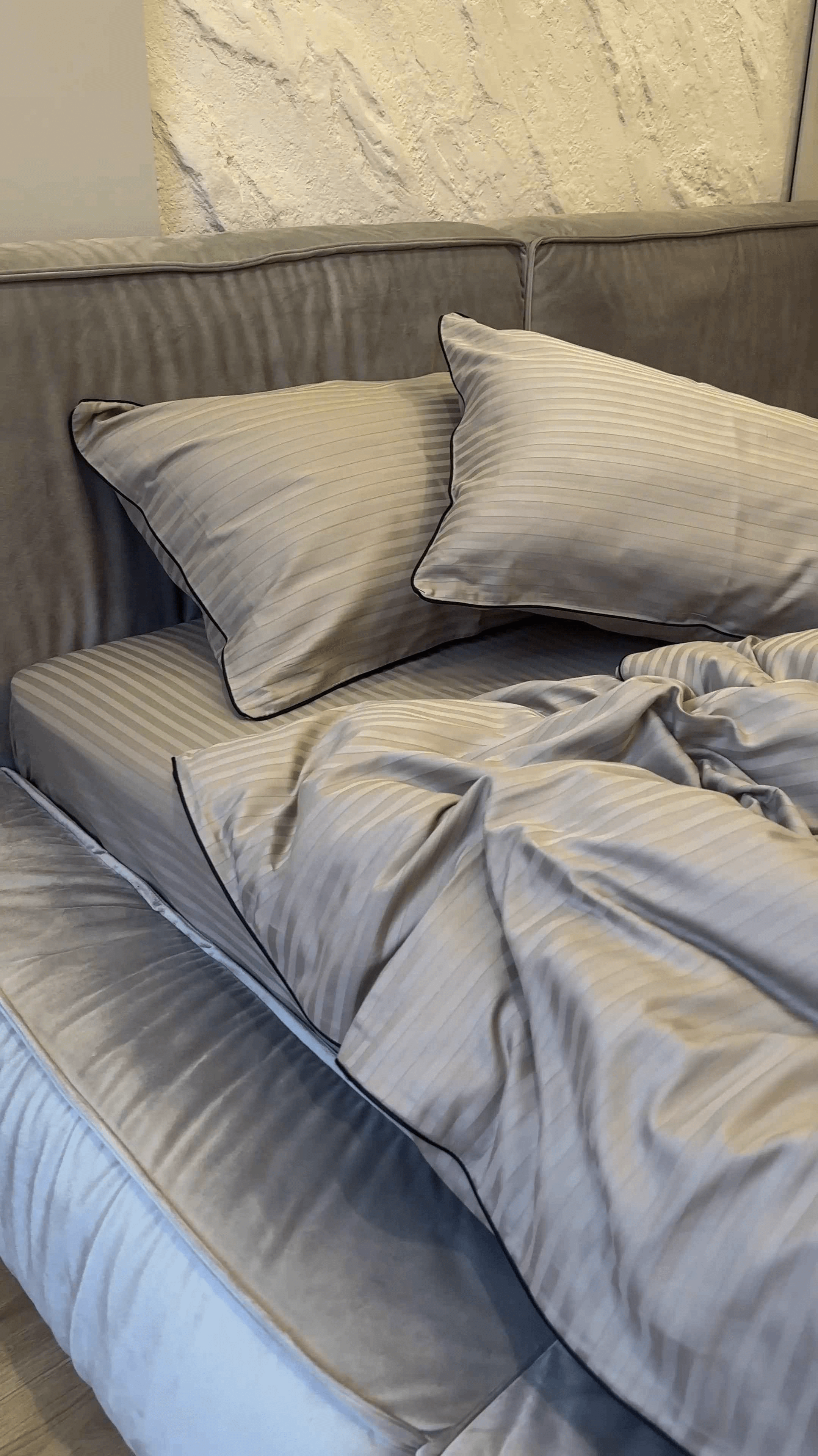 Pościel z Merceryzowanej Satyny – Jasny Grafit z Czarną Lamówką, 100% Bawełna Turecka, 140 g/m²,  Kolekcja Premium