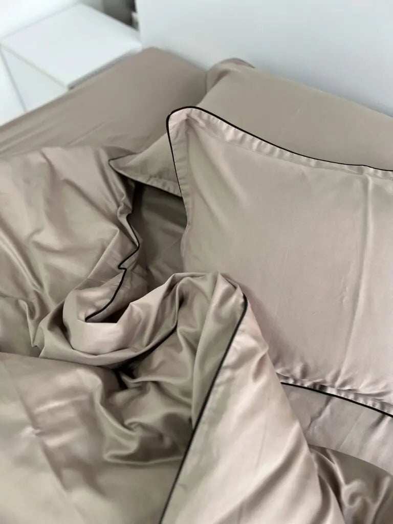 Pościel z Merceryzowanej Satyny – Cappuccino z Czarną Lamówką, 100% Bawełna Turecka, 140 g/m²,  Kolekcja Premium Wivanco Bedding